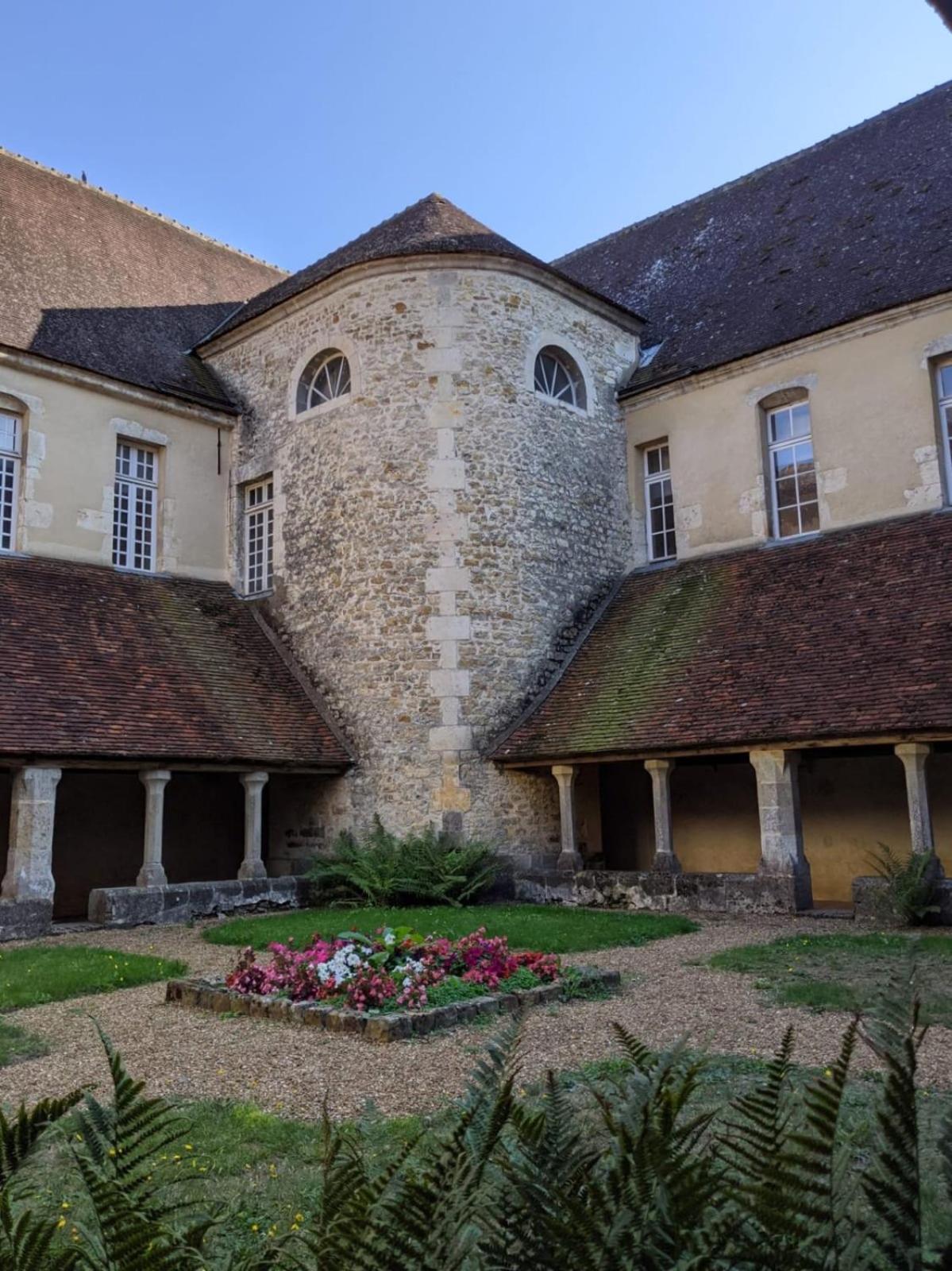 Appartement La Caresse De L'Amarante Mortagne-au-Perche Exterior foto
